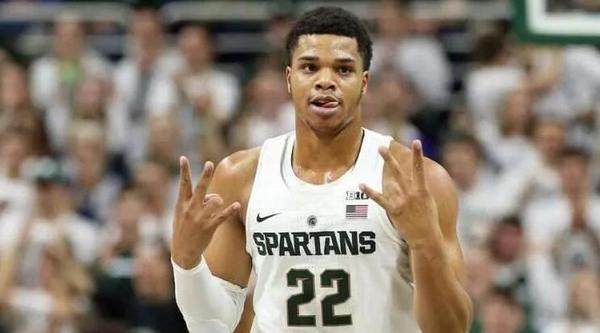 不断激励他 不断激励他